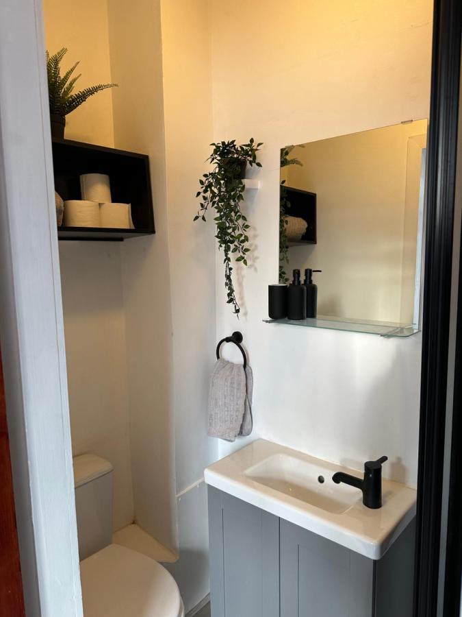 Modern En Suite Bedroom Close To City Centre ليدز المظهر الخارجي الصورة